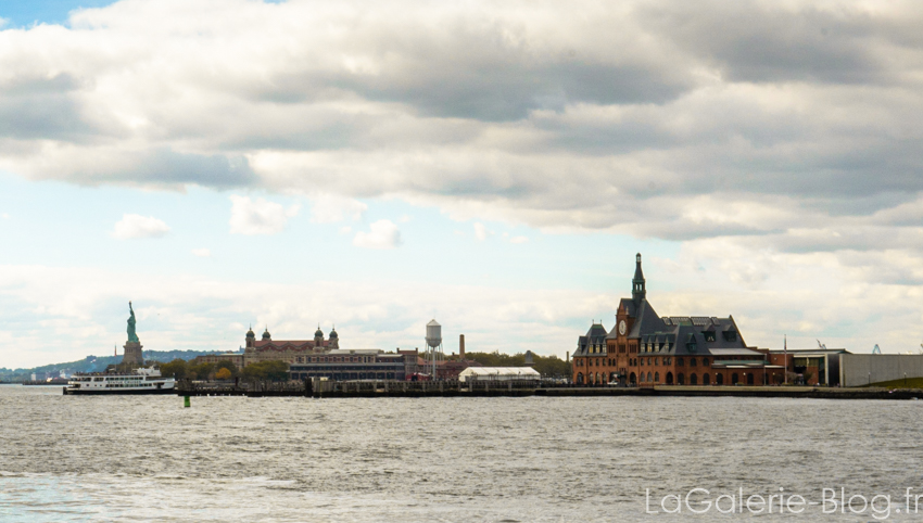 vue sur statue de la libertée et ellis island