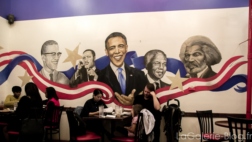 portrait de Barack Obama et autres leaders afro américains dans un restaurant de Harlem