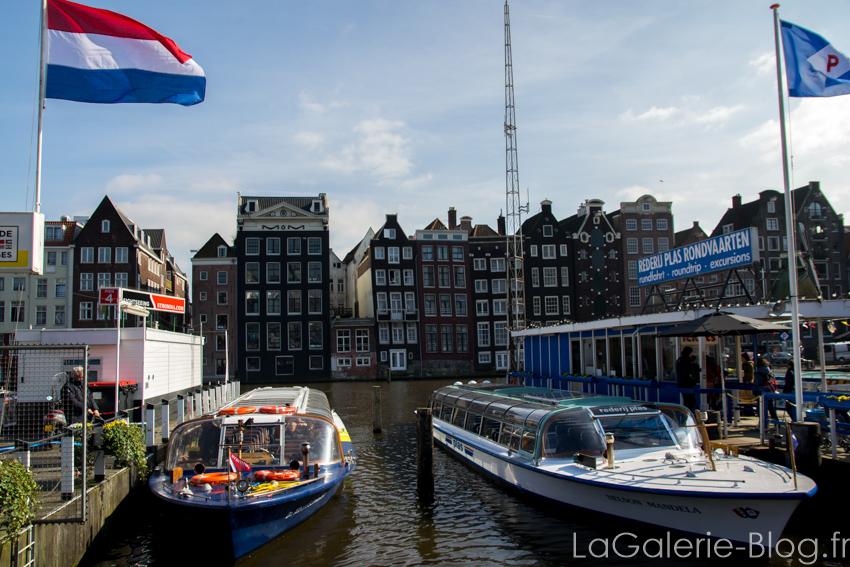 bateaux et drapeau des pays bas