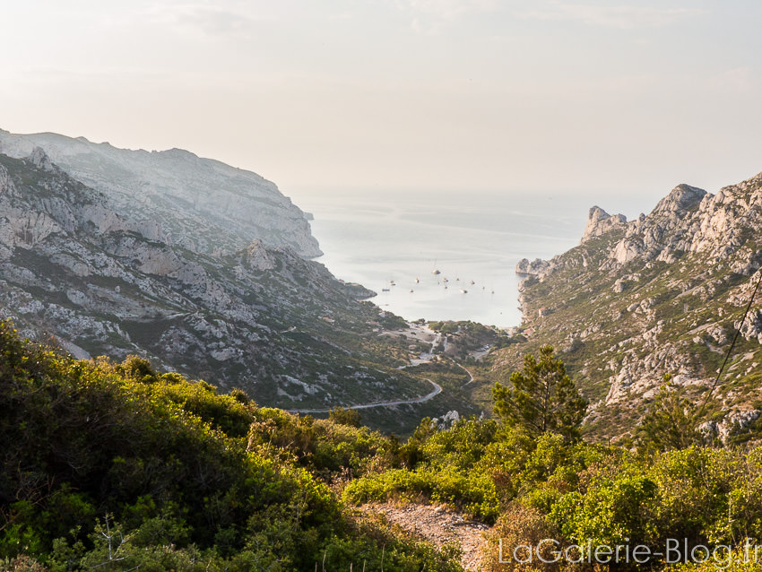 vue sur la calanque depuis la route