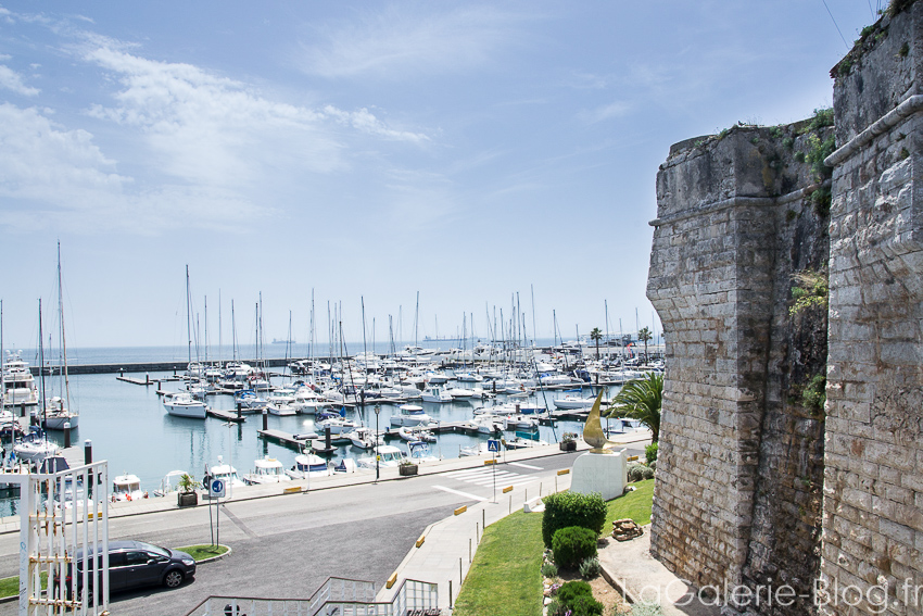 les remparts et le port de cascais