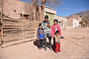 enfants à Maimara - Argentine