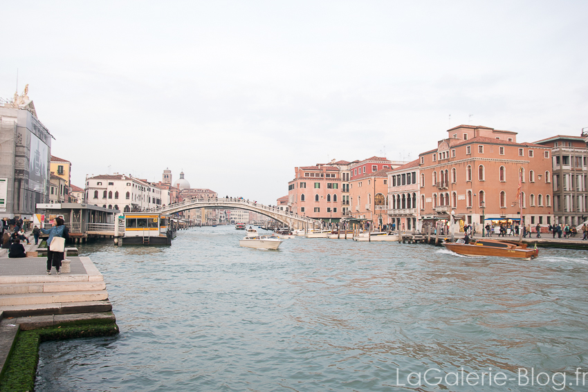 Grand canal et pont a venise