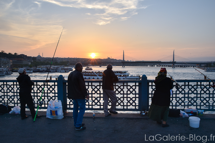 pécheurs pont galata