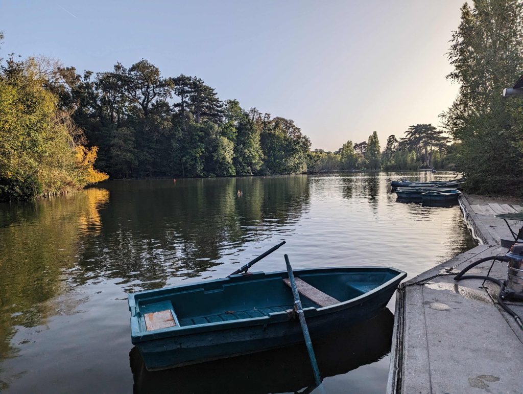 barque au quai du bois de vincennes