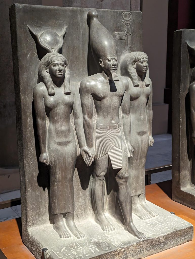 statues au musée du caire